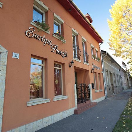 Europa Panzio Bed and Breakfast Eger Exteriör bild