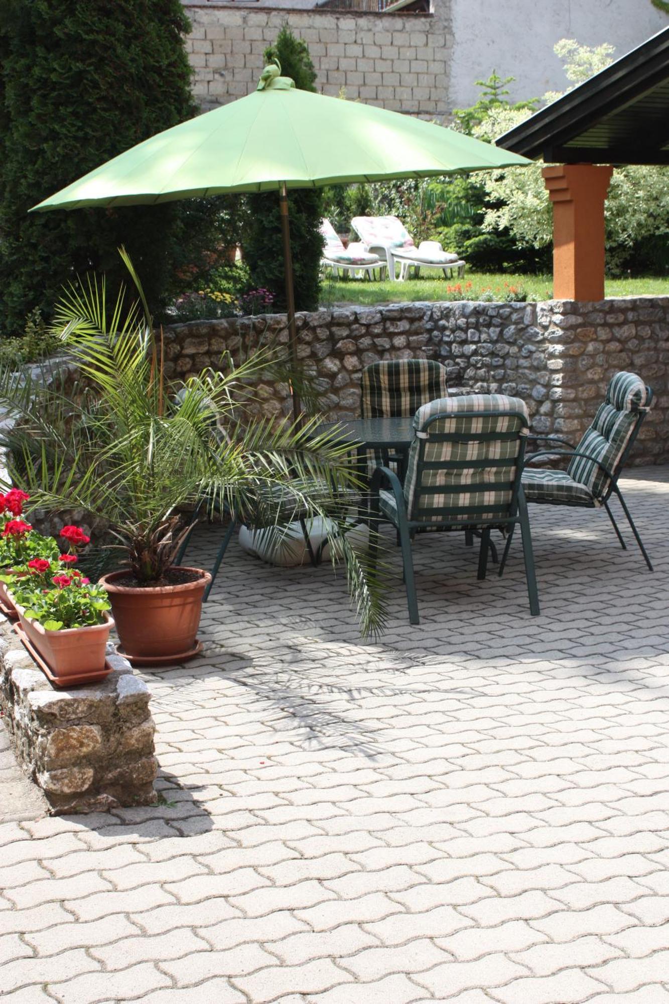 Europa Panzio Bed and Breakfast Eger Exteriör bild